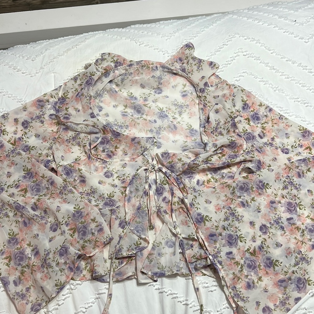 Shein Curve Flare Sleeve Floral Blouse